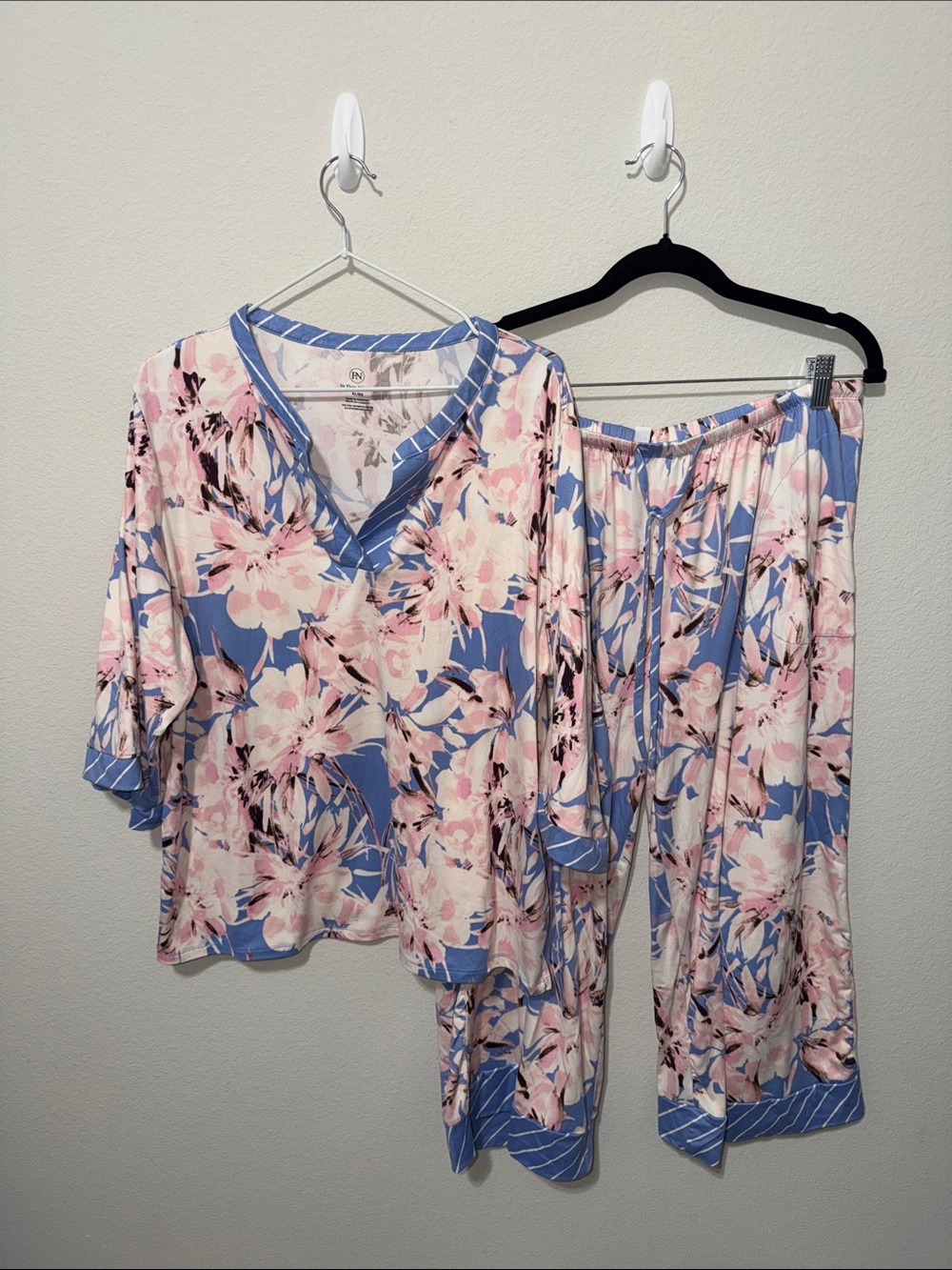 NWOT Flora Nikrooz Blue and Pink Floral Lounge Pajama Set